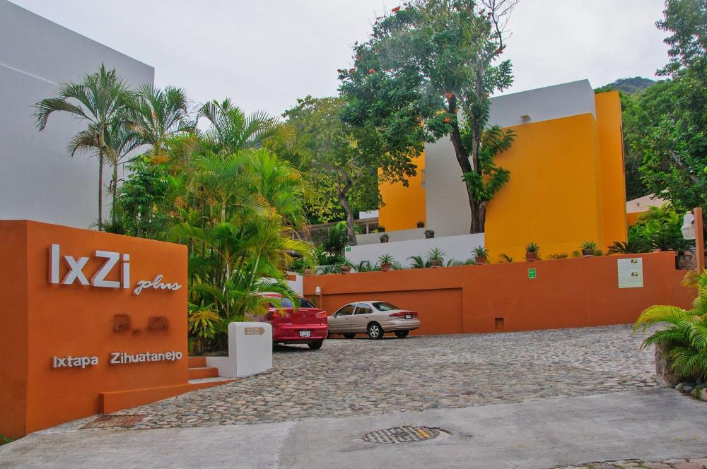 Hotel Ixzi Plus Over view