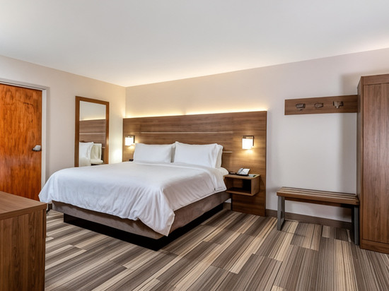 Holiday Inn Express 教堂山