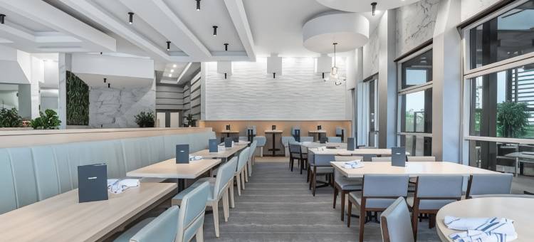 多伦多机场桑德曼签名酒店(Sandman Signature Toronto Airport Hotel)图片