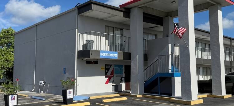 佛罗里达州恩格尔伍德 6 号汽车旅馆(Motel 6 Englewood, FL)图片