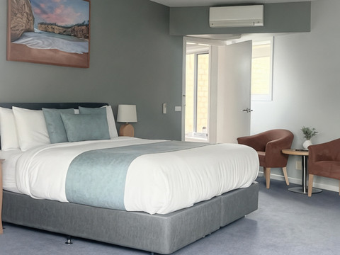 波浪豪华套房酒店