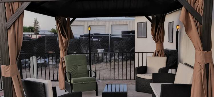 罗丝汽车旅馆(Rose's Motel)图片