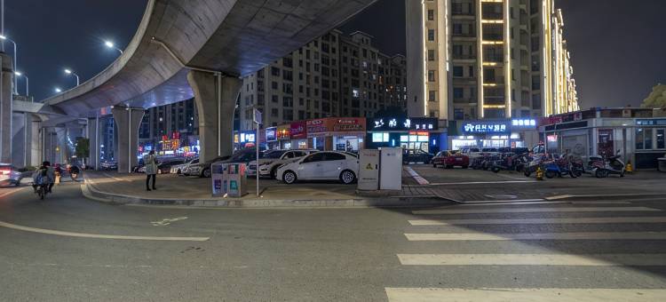 云锦酒店(南昌大学店)图片