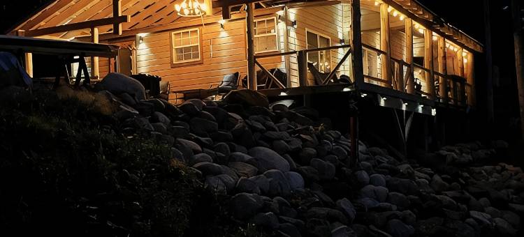 阿迪朗达克阿冈昆湖畔全年适住度假屋，配有全新热水浴缸(Adirondack lakeside 4 season home on Lake Algonquin with new hot tub)图片