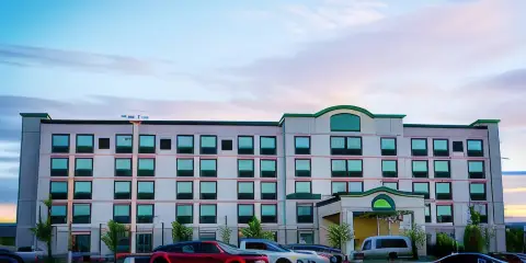 卡爾加里機場蔚景温德姆酒店