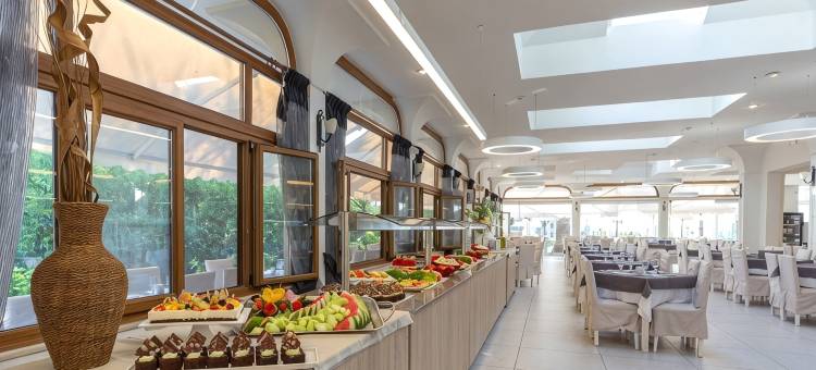 阿查拉维海滩酒店(Acharavi Beach Hotel)图片