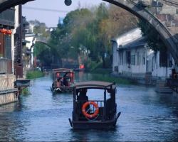 Free! Splash around in ancient towns near Shaoxing this summer