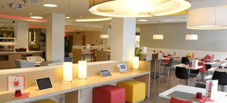 宜必思巴塞罗那科尔内亚酒店(Ibis Barcelona Cornella)图片