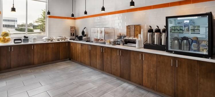 温德姆旗下拉昆塔温德姆酒店套房-威利斯顿/伯灵顿(La Quinta Inn & Suites by Wyndham Williston/Burlington)图片