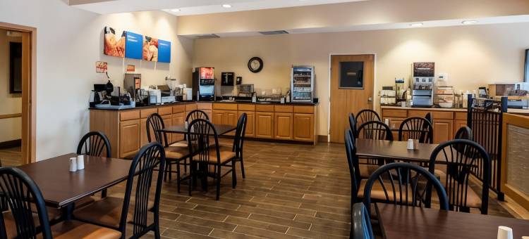 瓦拉瓦拉舒适套房酒店(Comfort Inn & Suites)图片