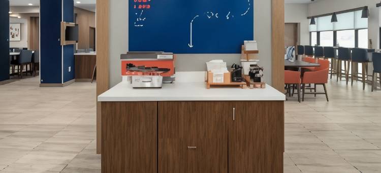 哈蒂斯堡西大学区洲际智选假日酒店(Holiday Inn Express Hattiesburg West – Univ Area)图片