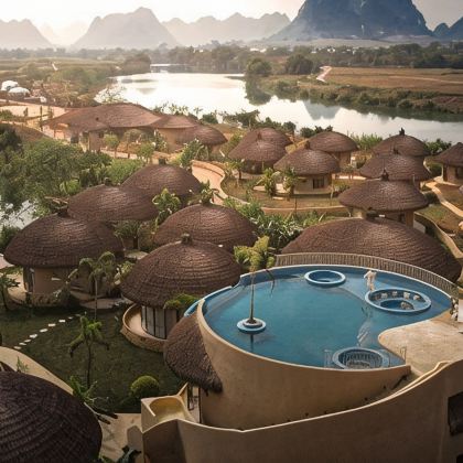 南宁+崇左+德天瀑布+明仕田园+古龙山大峡谷+鹅泉+峒那屿湾景区4日3晚私家团