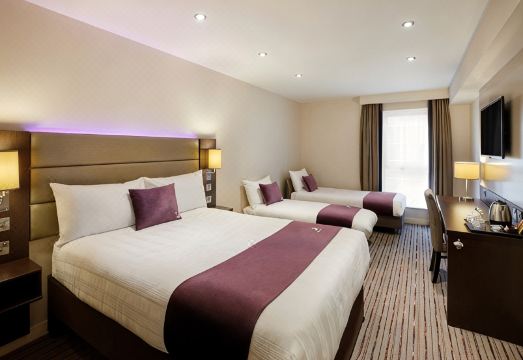 Premier Inn Stoke-On-Trent (Hanley) Hotel Overview