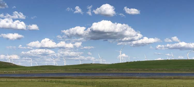 辉腾锡勒草原99泉草原度假村图片