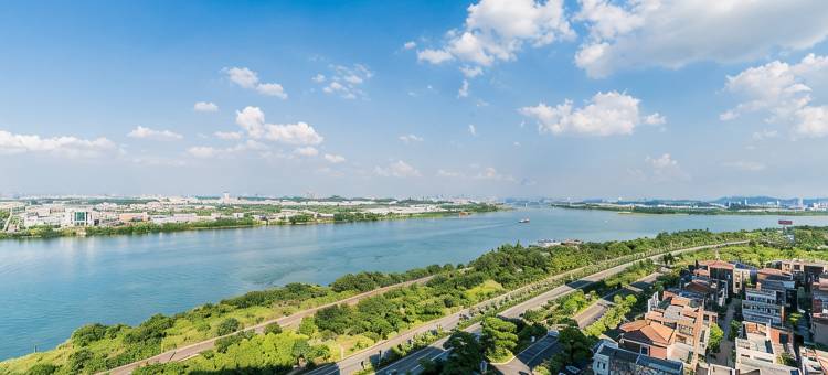 广东省江门市奥园外滩江景公寓(滨江大道分店)图片