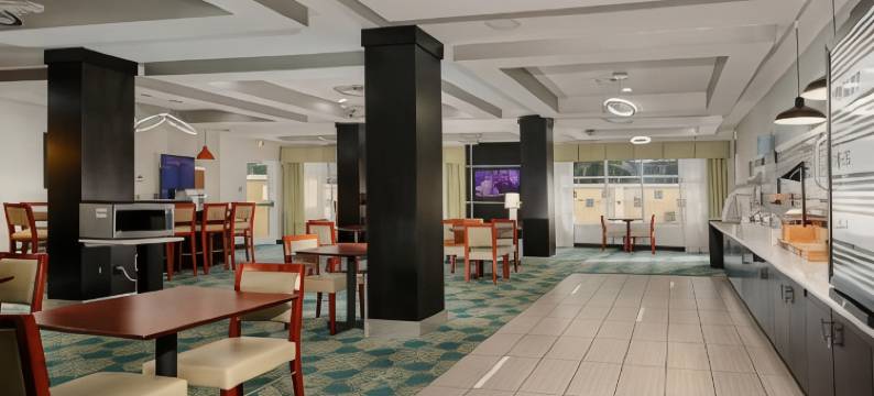 休斯顿西北智选假日酒店及套房 - 布鲁克(Holiday Inn Express & Suites HOUSTON NORTHWEST-BROOKHOLLOW by IHG)图片