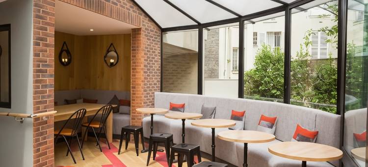 巴黎伊西莱穆利诺伊兹酒店(Hotel Izzy)图片