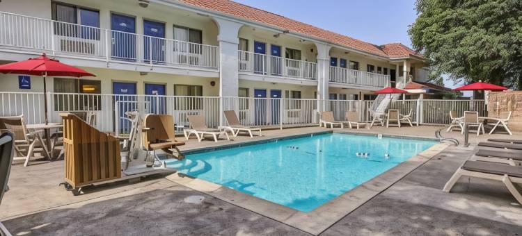 皮诺尔6号汽车旅馆(Motel 6 Pinole, CA)图片