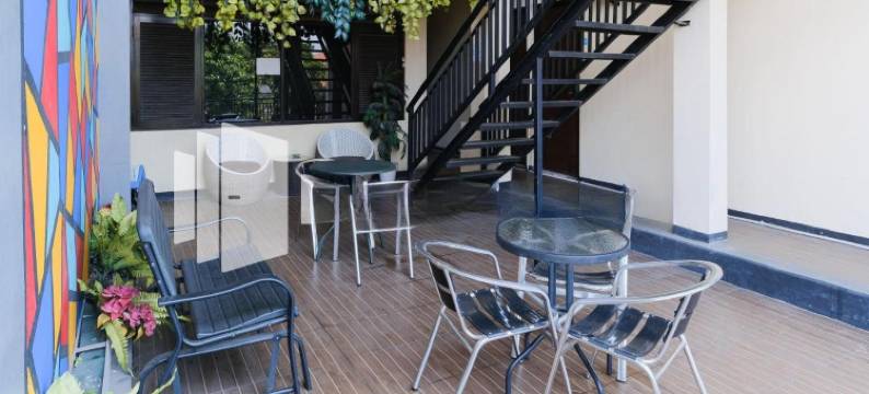 德亚伊斯兰教民宿 @ 克托门南加尔泗水米特拉红多兹(Dea Homestay Syariah Mitra RedDoorz at Kertomenanggal Surabaya)图片