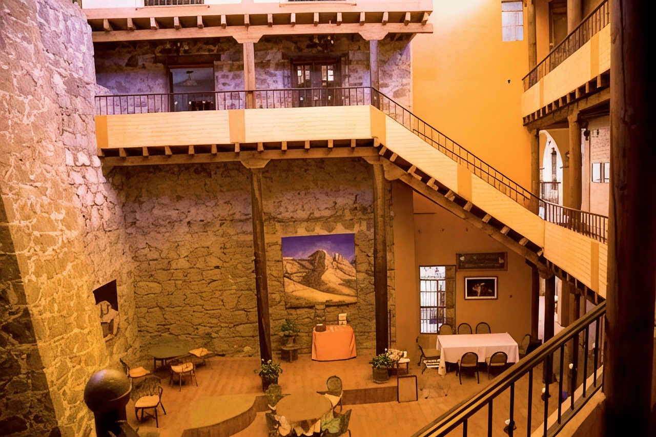 El Meson de Los PoetasOver view