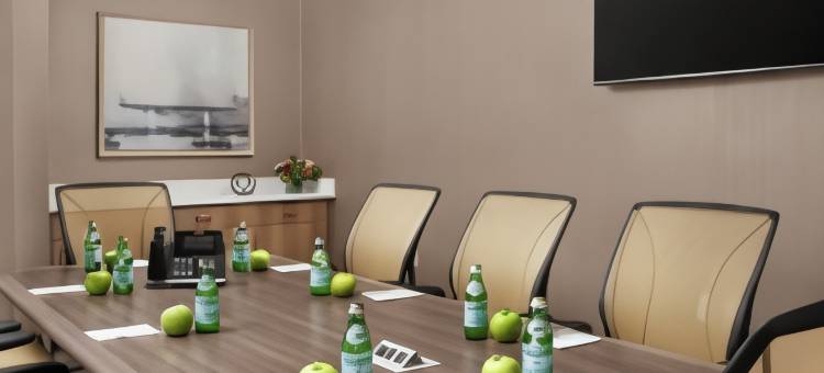 长岛布鲁克海文希尔顿惠庭套房酒店(Home2 Suites by Hilton Long Island Brookhaven)图片