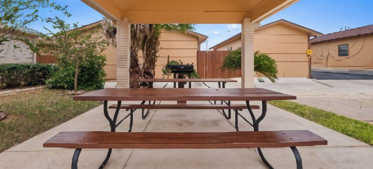 冈萨雷斯丽晶贝斯特韦斯特套房酒店(Best Western Regency Inn  Suites)图片