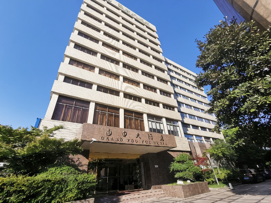 上海由由大酒店(仁济东院塘桥地铁站店)