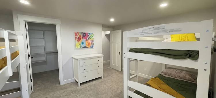 犹他谷大学, 杨百翰大学, & 高尔夫球场6卧室单层住宅(6 Bedroom Rambler Near UVU, BYU, & Golf Course)图片