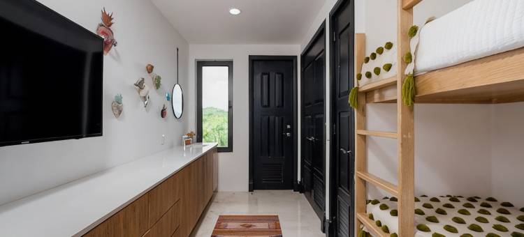 Penthouse Retreat with Breathtaking Ocean Views图片