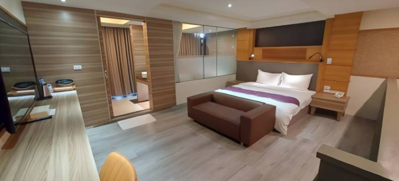 都市丛林旅店图片