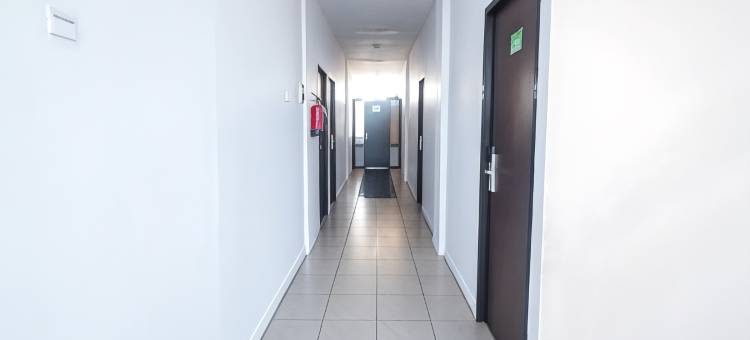 红多兹酒店-近巴图安帕尔汽车站(RedDoorz Near Terminal Batu Ampar)图片