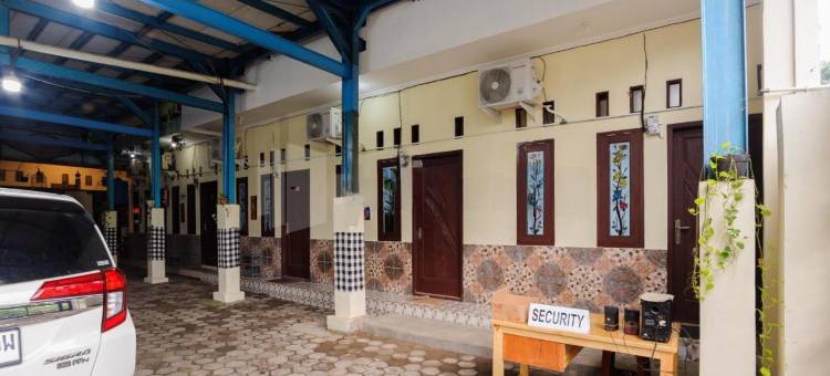 OYO 90594法查尔旅馆(Fajar Inn Mitra RedDoorz)图片