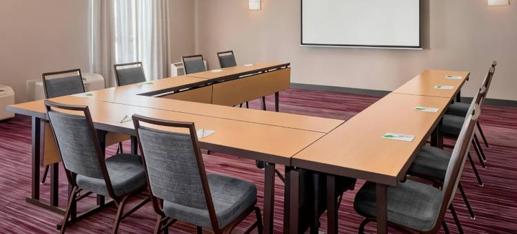 万怡纽瓦克自由国际机场酒店(Courtyard Newark Liberty International Airport)图片