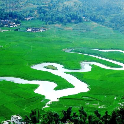 广西南宁+德天瀑布+通灵峡谷+巴马5日4晚跟团游