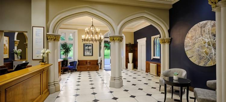 布雷德肖小修道院乡村俱乐部万豪德尔塔酒店(Delta Hotels Breadsall Priory Country Club)图片