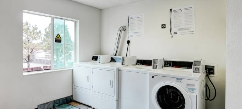 Super 8 by Wyndham Aurora East(Super 8 by Wyndham Aurora East)图片