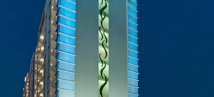 艾哈迈达巴德温德姆华美达酒店(Ramada by Wyndham Ahmedabad)图片