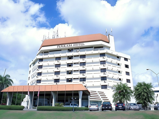 佩卡萨肯内乌酒店