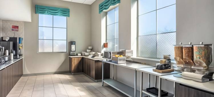 贝斯特韦斯特优质威尔克斯巴雷斯克兰顿优质机场酒店(Best Western Plus Wilkes Barre-Scranton Airport Hotel)图片
