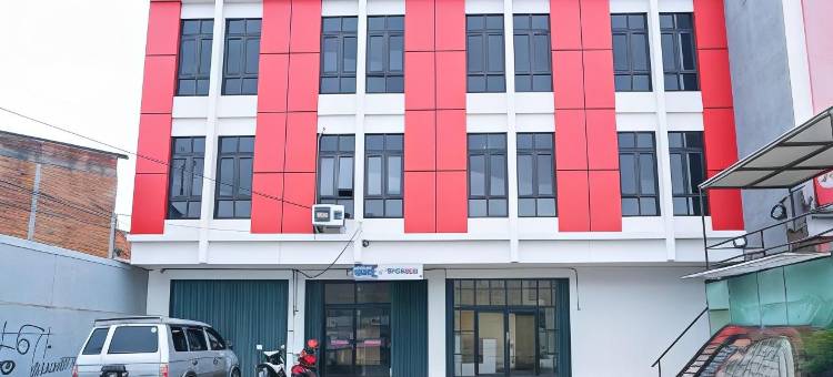 红多兹酒店-近唐格朗车站(RedDoorz Near Stasiun Tangerang)图片