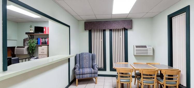 拉顿速8酒店(Super 8 by Wyndham Raton)图片