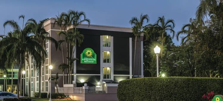 普兰特西南第六大街拉昆塔温德姆套房酒店(La Quinta Inn & Suites by Wyndham Plantation at SW 6th St)图片