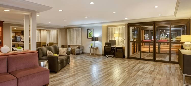 克利夫兰马其顿拉昆塔温德姆套房酒店(La Quinta Inn & Suites by Wyndham Cleveland Macedonia)图片