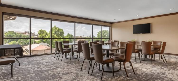 西马仑贝斯特韦斯特优质套房酒店(Best Western Plus Cimarron Hotel  Suites)图片