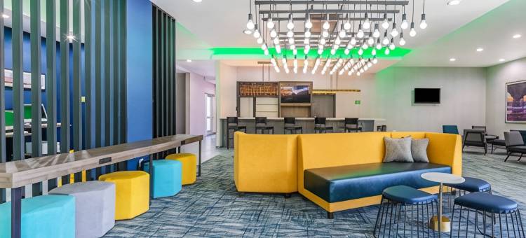 加尔维斯顿西防波堤拉昆塔温德姆套房酒店(La Quinta Inn & Suites by Wyndham Galveston West Seawall)图片