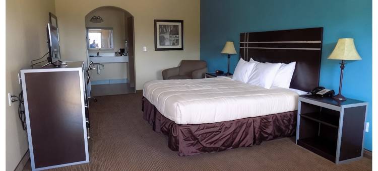OYO 近沙纳 TX 的莫尔顿旅馆及套房(Moulton Inn &  Suites by OYO Near Shiner TX)图片
