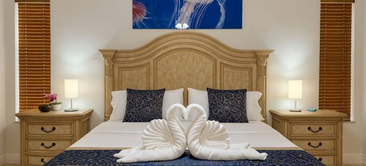 Aura Palms - Elegant 5Br Retreat with Pool & Hot Tub图片