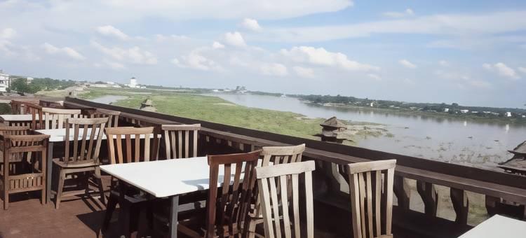 森塔湾滨江大酒店(Sengtawan Riverside Hotel)图片