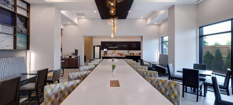 希尔顿欢朋客房及套房多伦多伯灵顿酒店(Hampton Inn & Suites by Hilton Burlington Toronto)图片