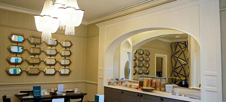 草坪贵宾大酒店(The Lawn Guest House Gatwick)图片